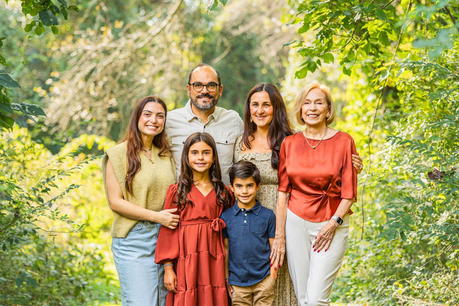 Candid, natural extended family photography in Ridgefield, Fairfield, Danbury, Wilton, Westport & New Canaan, CT. Perfect for generations to