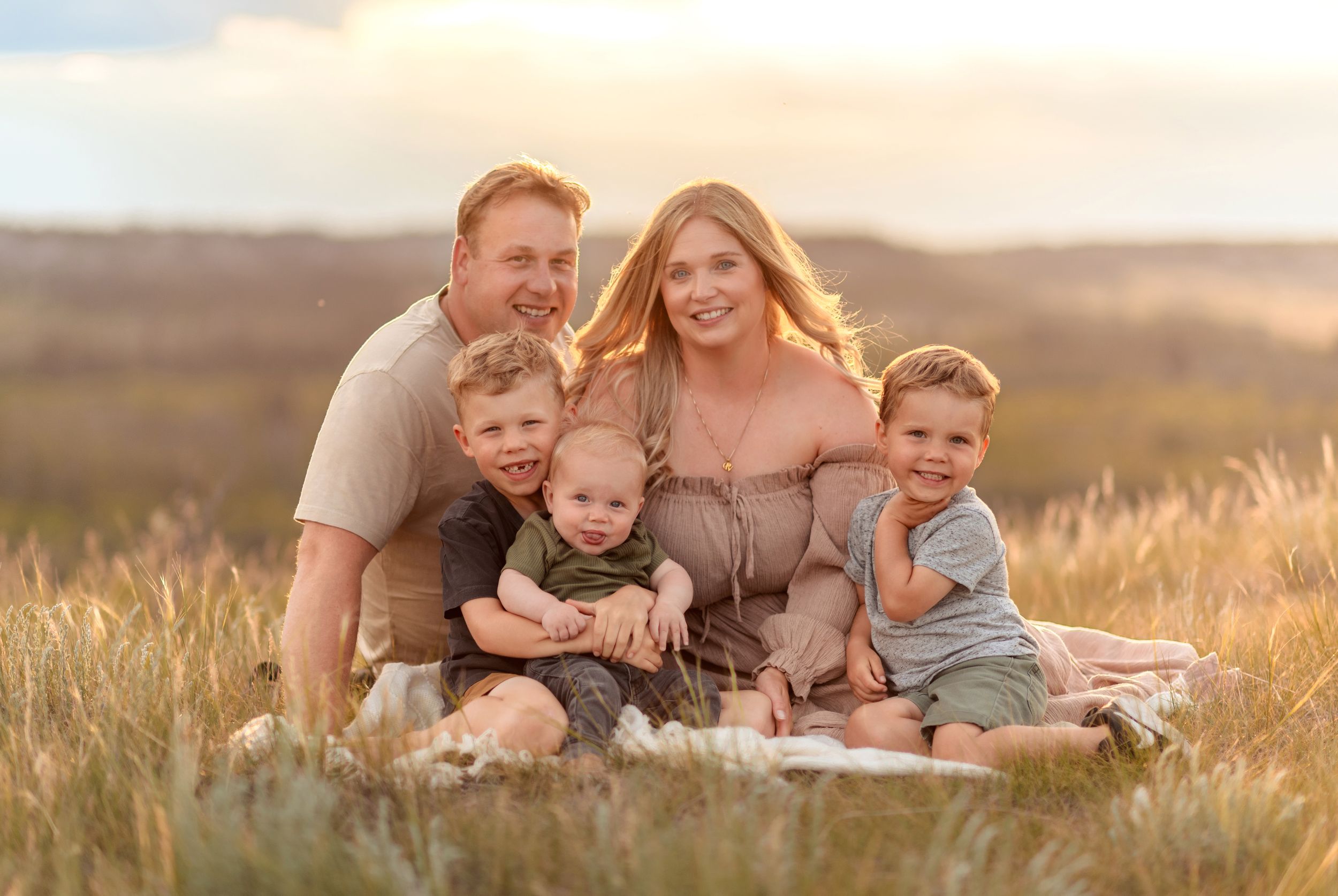 Motherhood,maternity and family sessions near Camrose & Edmonton. Flagstaff County fine art storytelling photographer