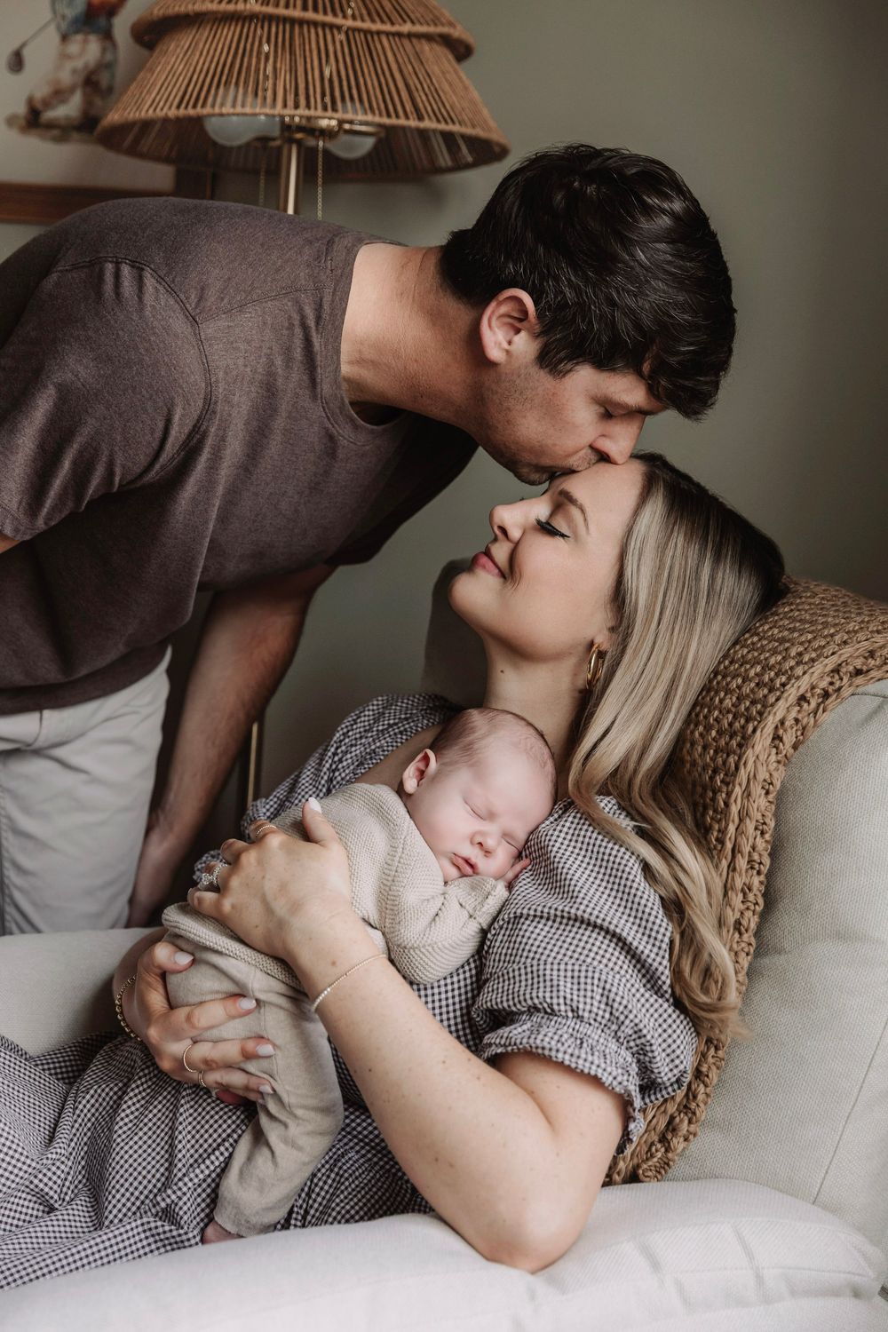 Lifestyle newborn photographer Hendersonville, TN