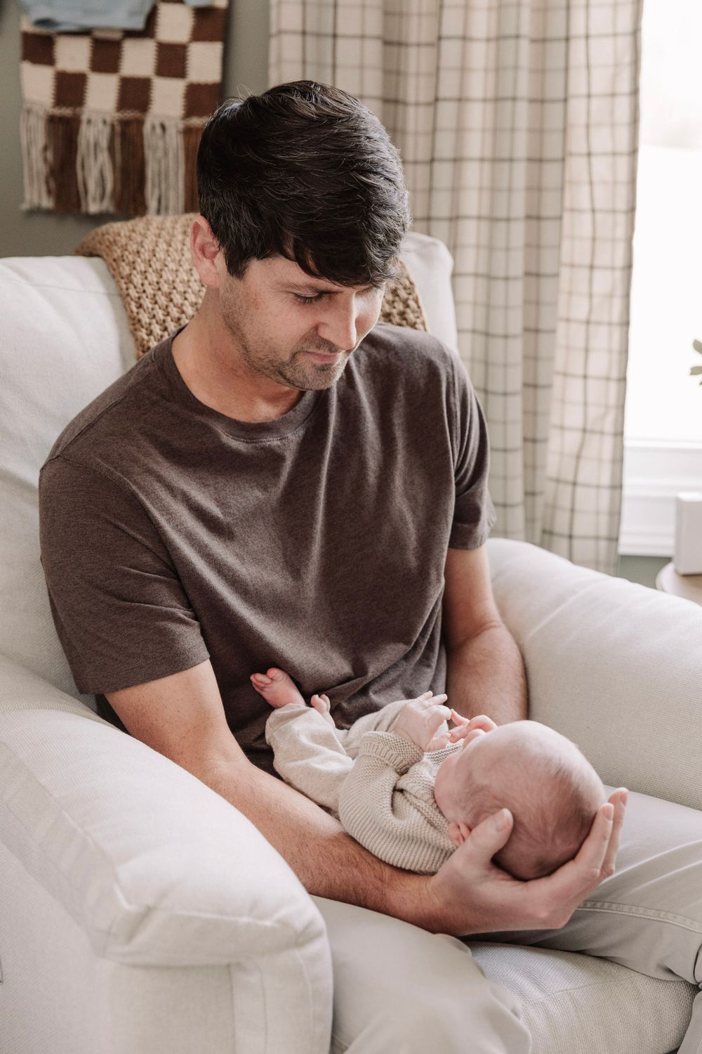 Lifestyle newborn photographer Hendersonville, TN