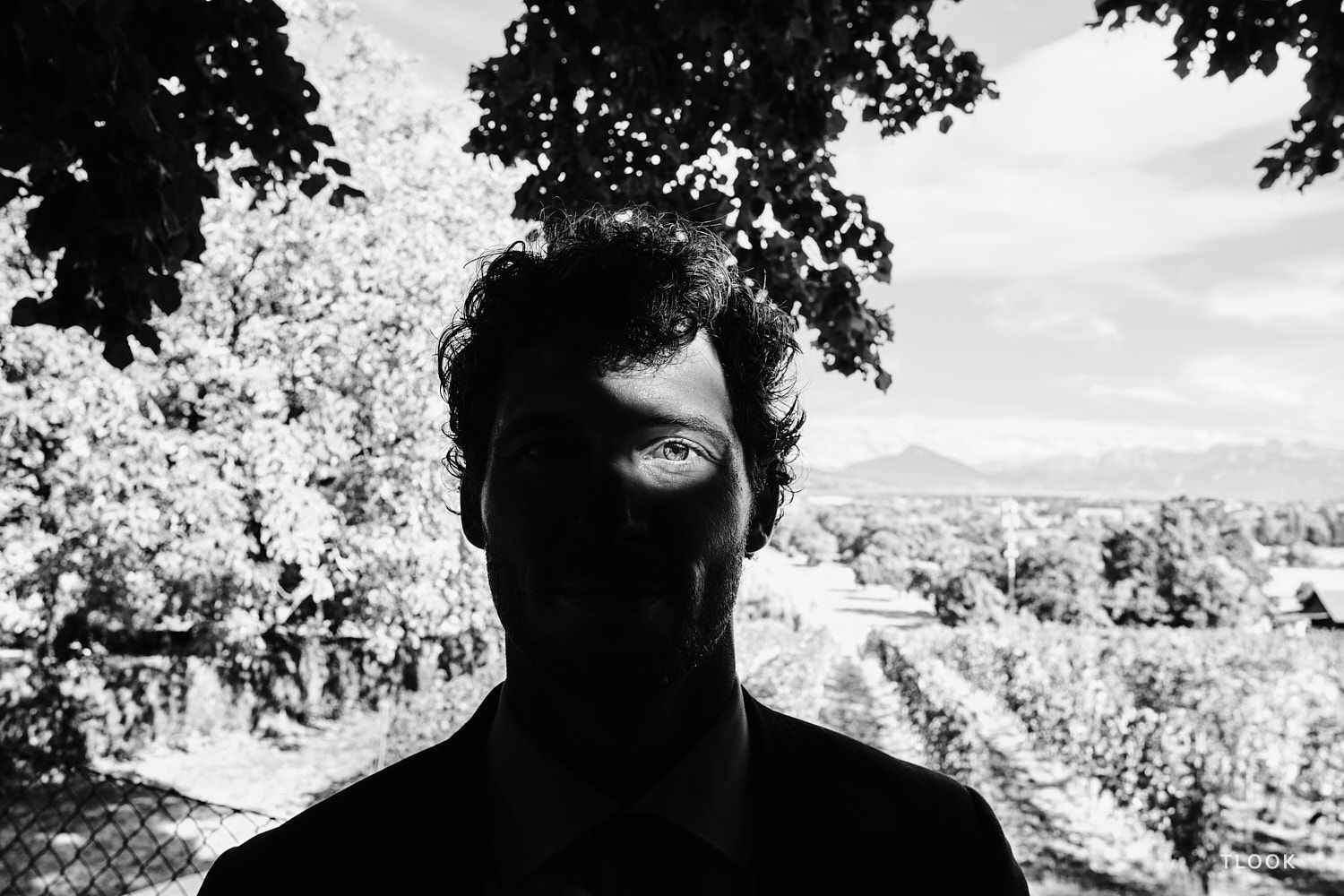 TLOOK photographe de mariage de style documentaire, portrait d'un invité