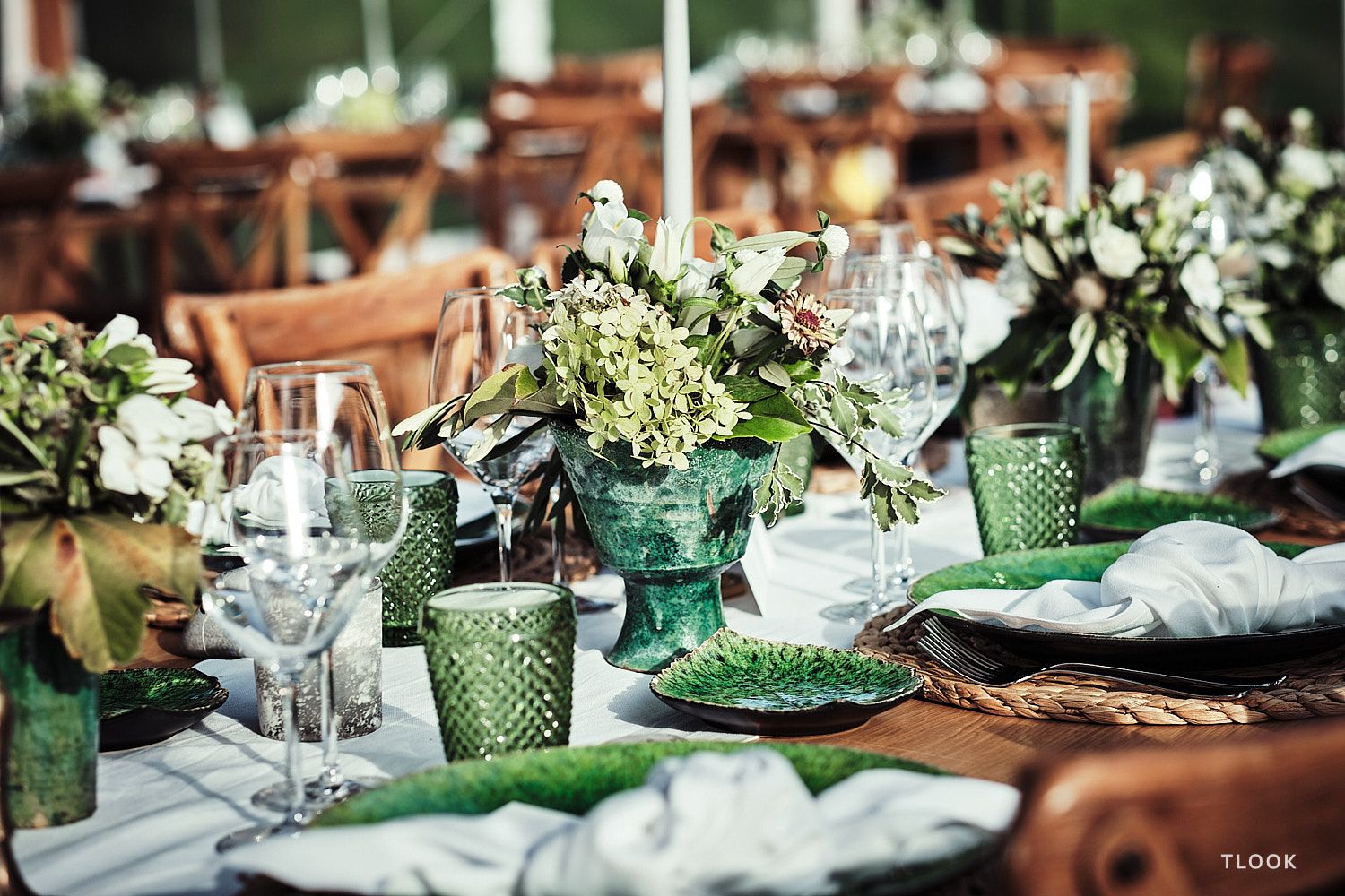 TLOOK photographe de mariage de style documentaire, détails des décorations des tables