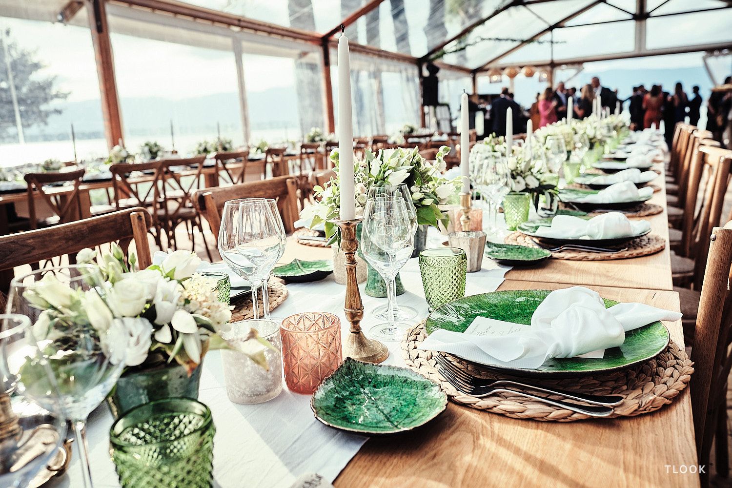 TLOOK photographe de mariage de style documentaire, détails des décorations des tables