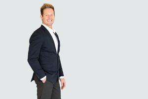 Confident realtor solo headshot, perfect for website and marketing profiles