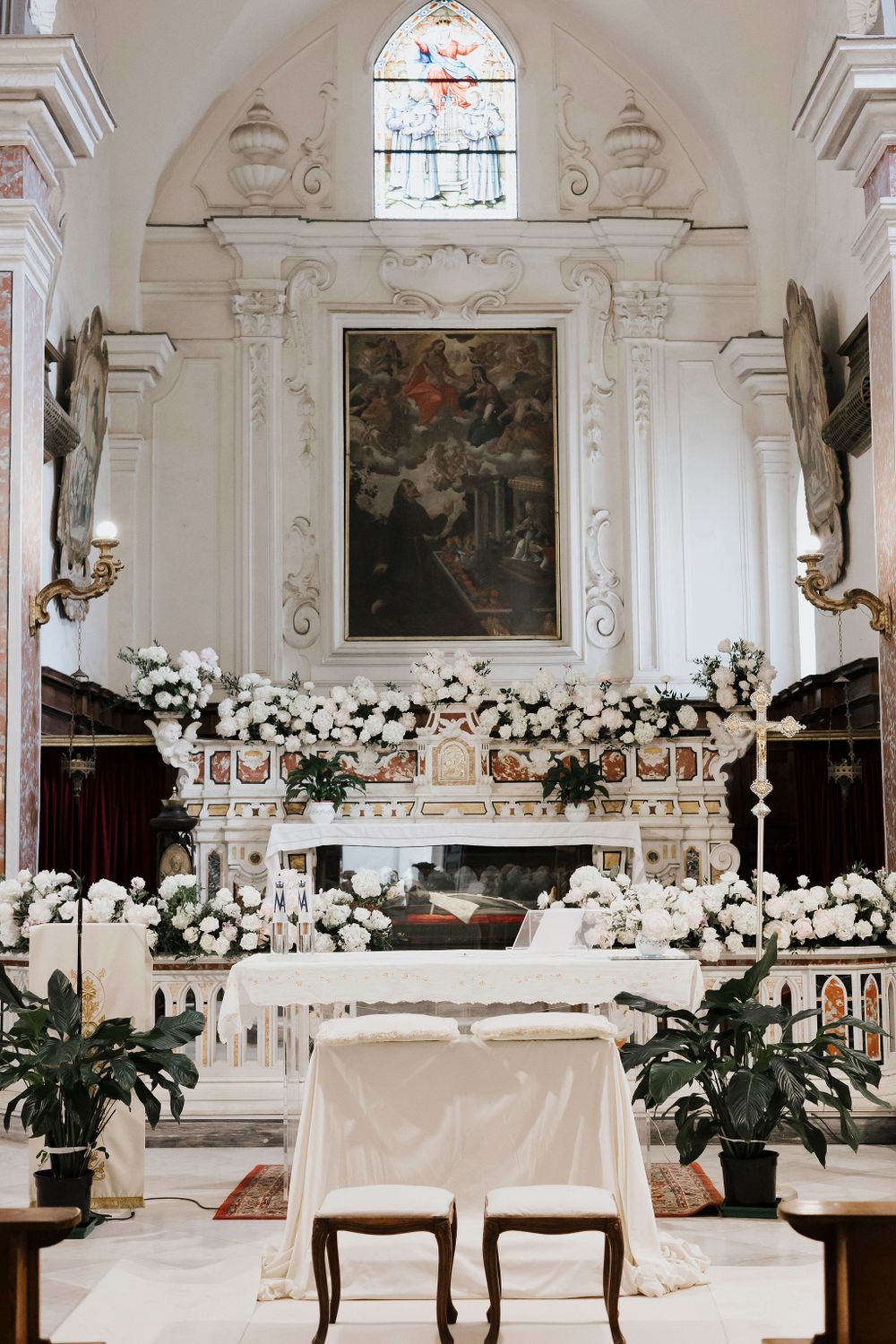 Refined destination wedding photography with timeless style