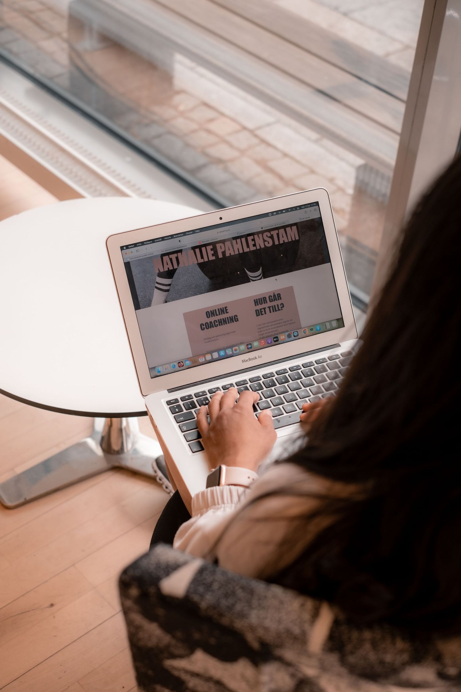Företagsforografering 
Content till hemsida 
Reklambilder
Mölnlycke Landvetter
Fotostudio , studiobilder