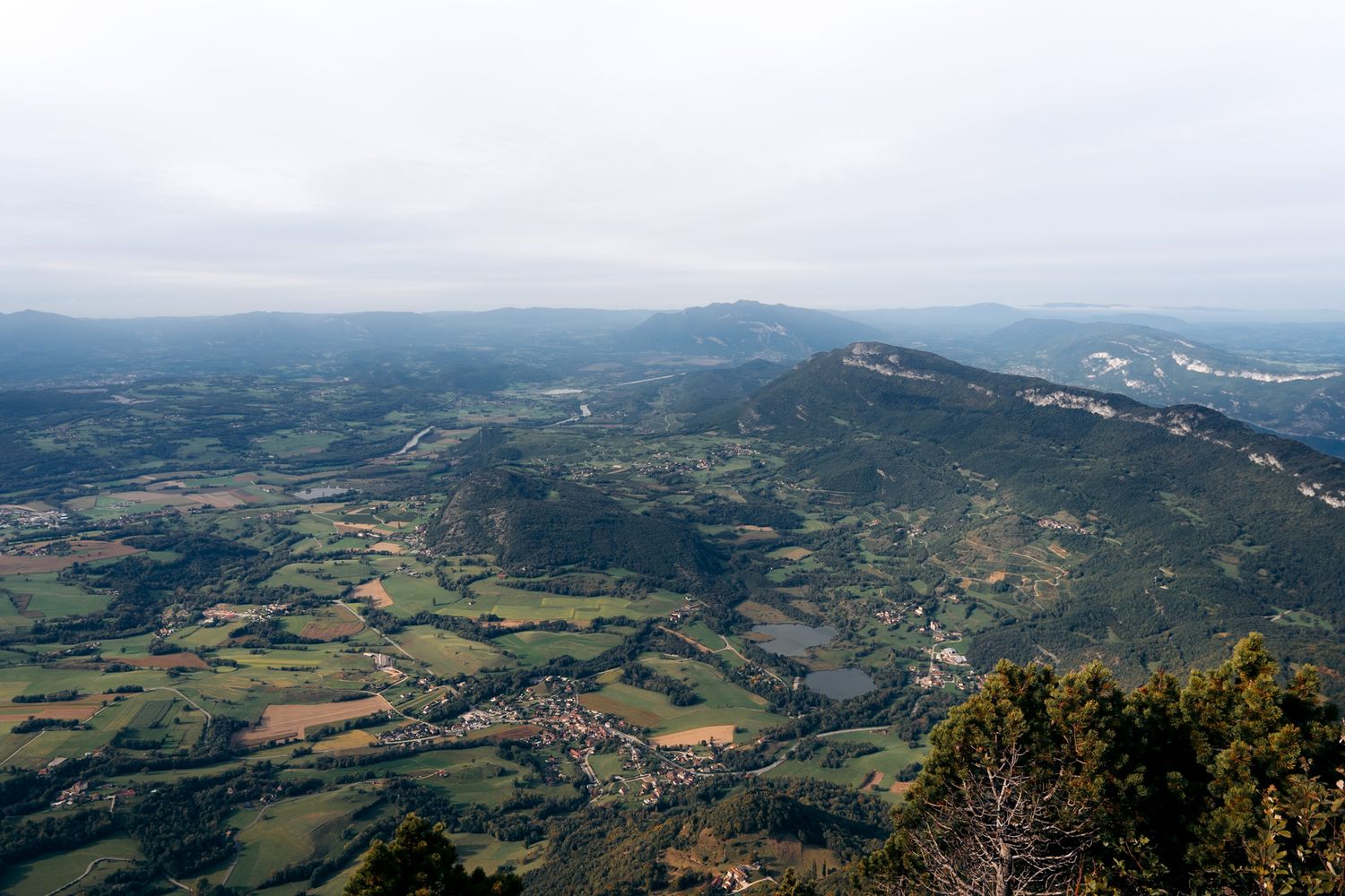 vue sur l'Ain depuis le Molard Noir et la Dent du Chat