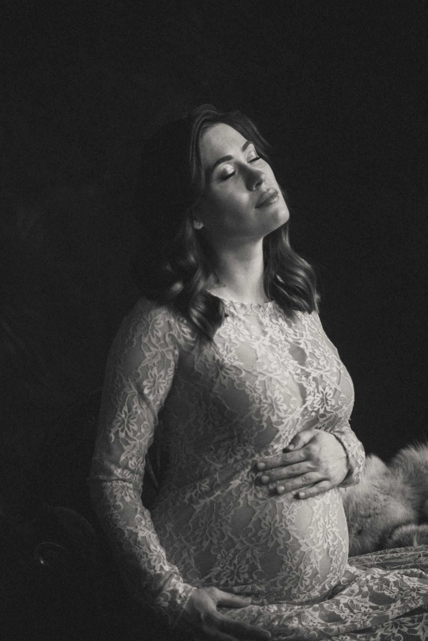 Black and white maternity photography