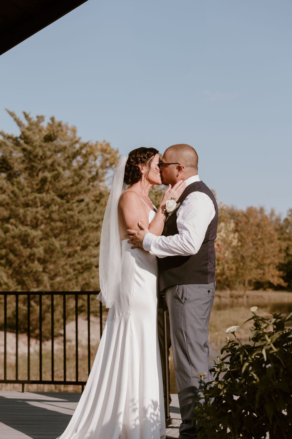 Bride and Groom summer backyard wedding in Ohio photography by Vicci Photo Dayton Ohio Photographer
