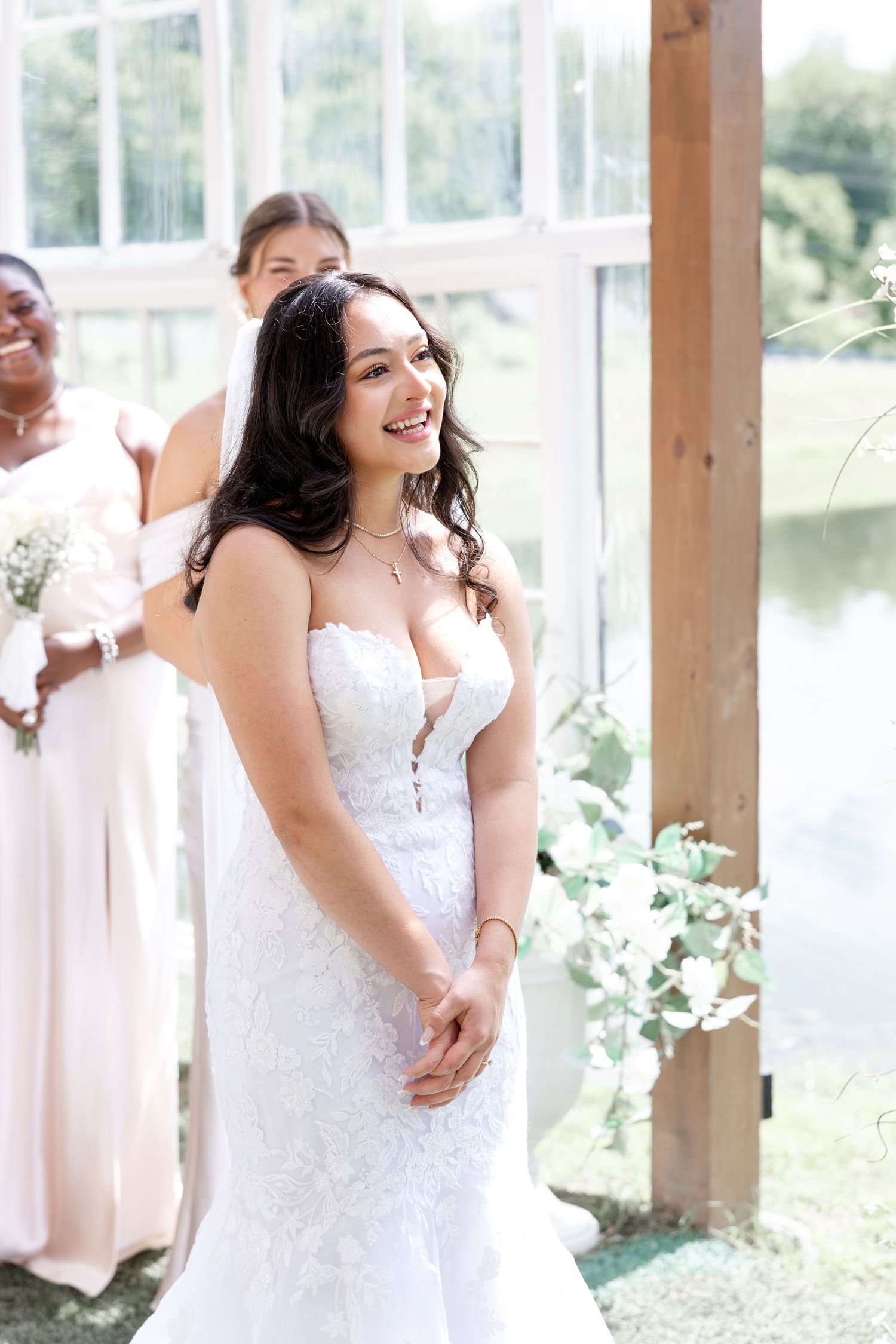 Light and airy wedding photography by Julia and Sean Photography, husband-and-wife photographers serving joyful brides in Dayton, Cincinnati
