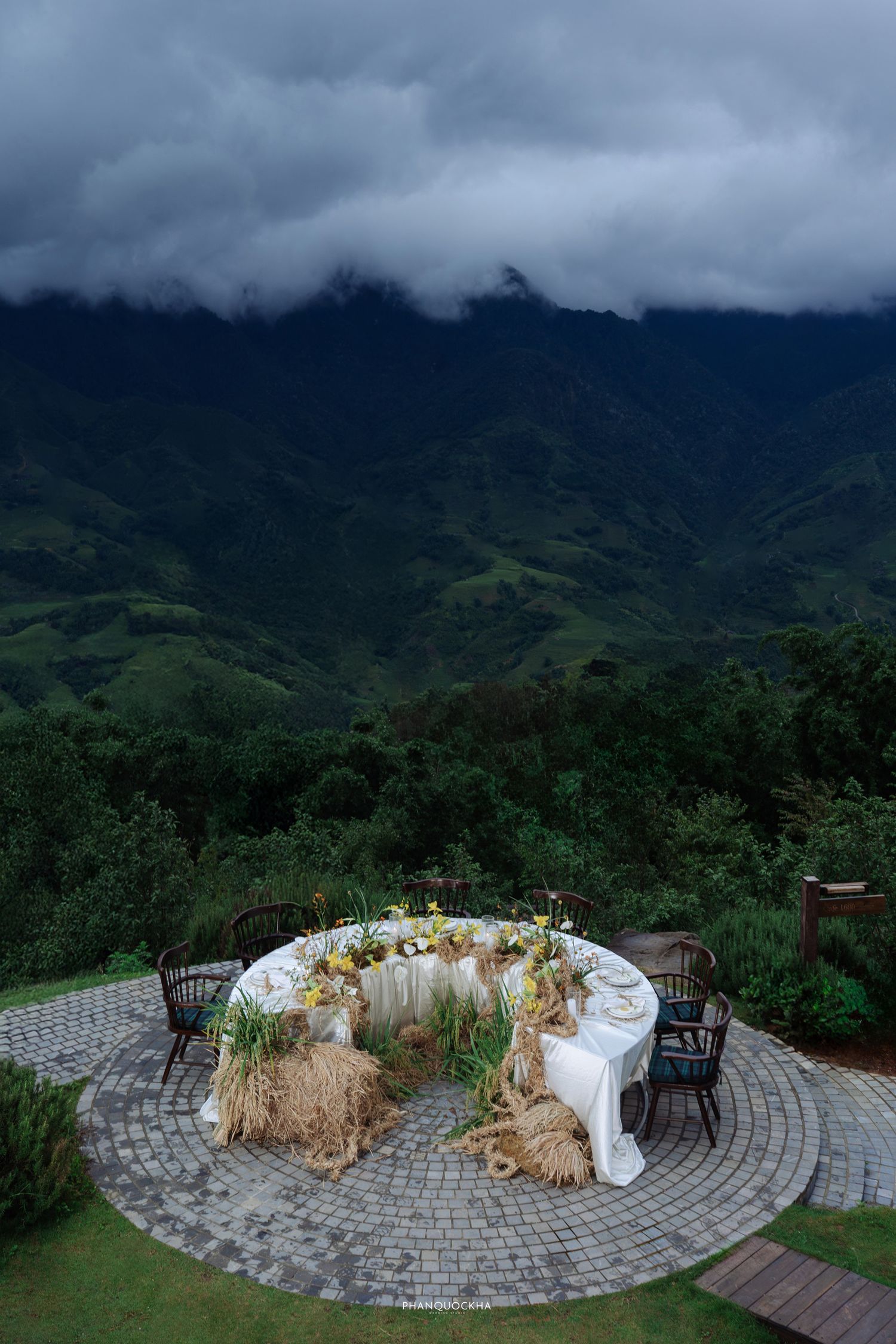 Elopement wedding couple in Sapa Vietnam