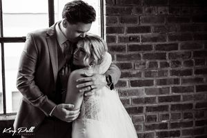 des moines wedding photographer, urbandale wedding photographer, Iowa wedding photographer,
Des Moines couple at The Loft DSM