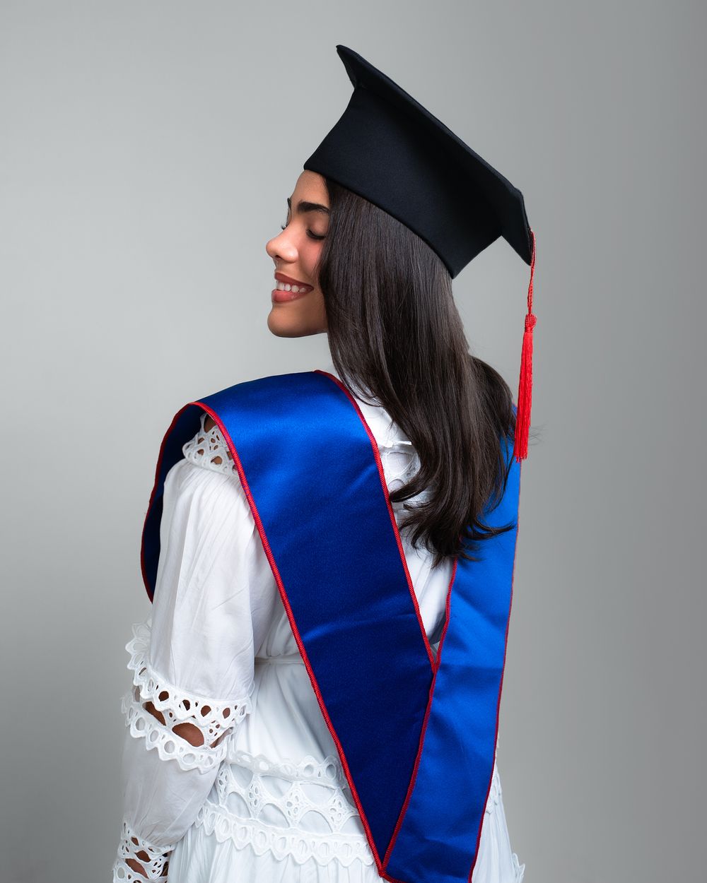 Sesión fotográfica de graduación ITLA , fotos profesionales y creativas en estudio o exteriores en República Dominicana.