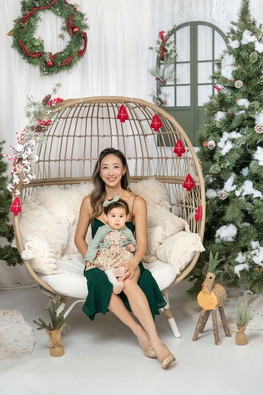 seattle Christmas mini session
Seattle Christmas family photos
Family photographer recommendation