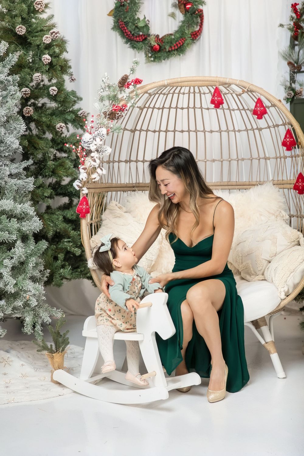seattle Christmas mini session
Seattle Christmas family photos
Family photographer recommendation