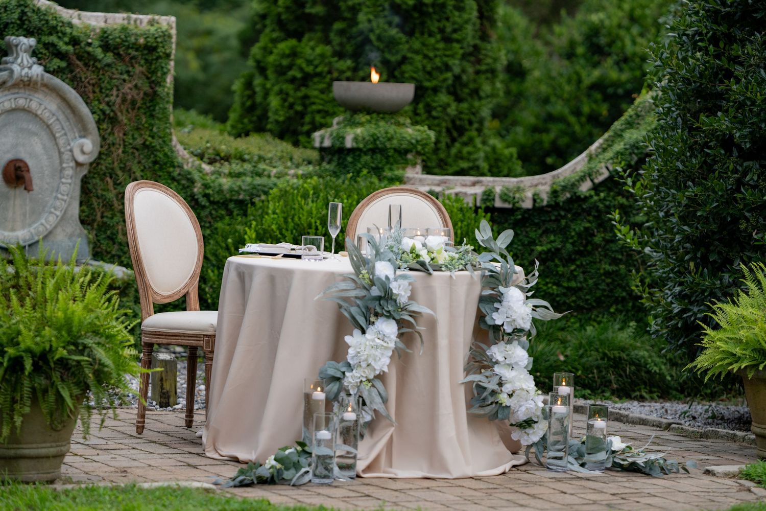 Not two weddings are alike, Villa Mirabela an European wedding venue where we bring your vision to life.