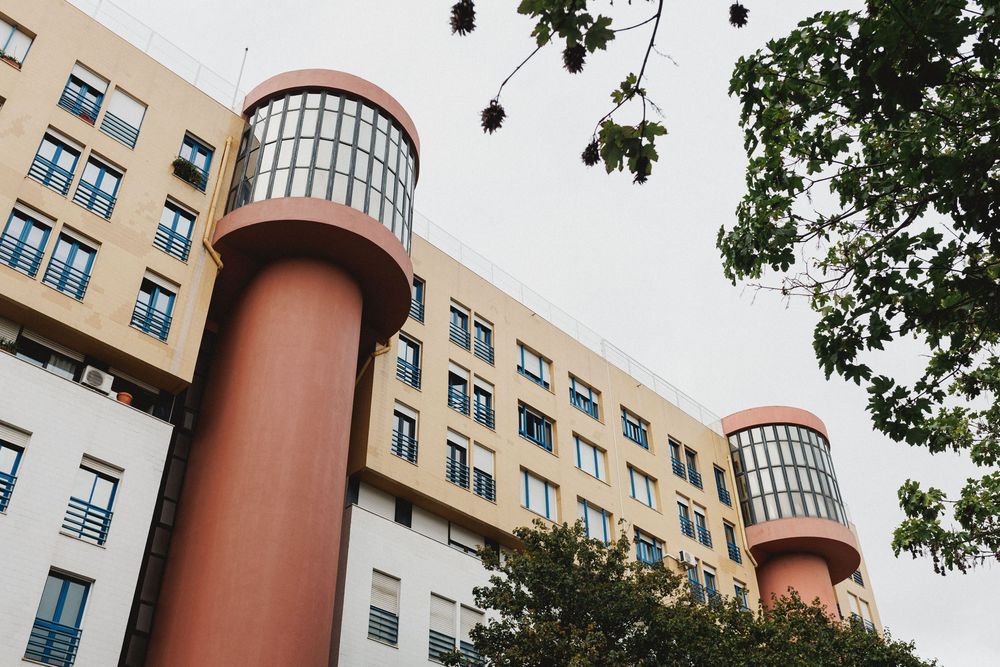 Modern apartment building in Lisbon where the groom got ready before the Paço Real de Belas wedding.