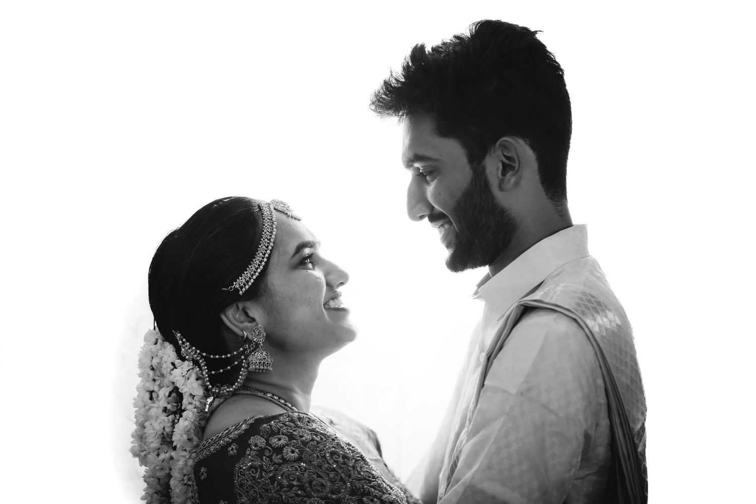 Real emotions and raw wedding moments captured by Trichy's best candid photographer.