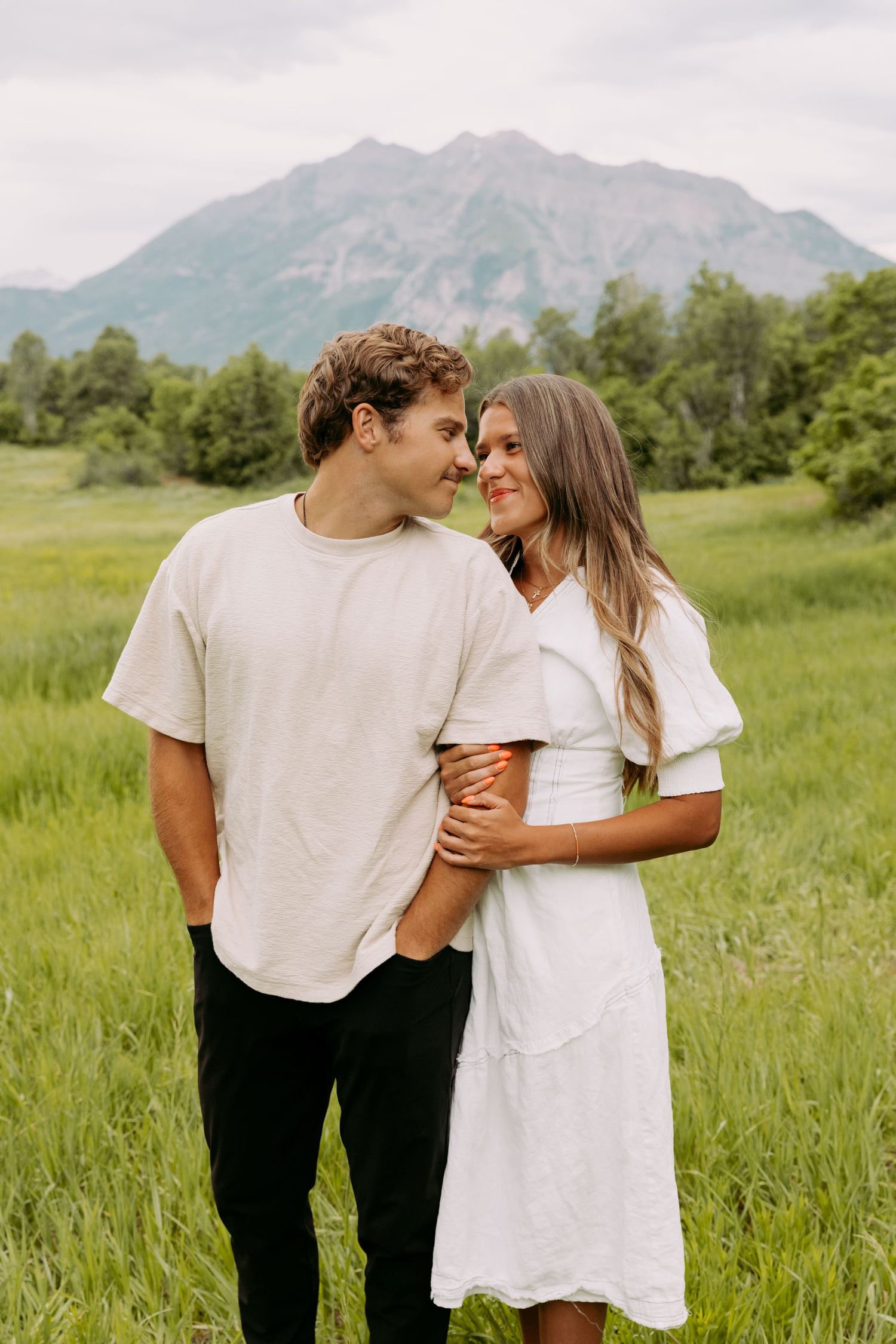Couple photo session in the Provo Mountains.