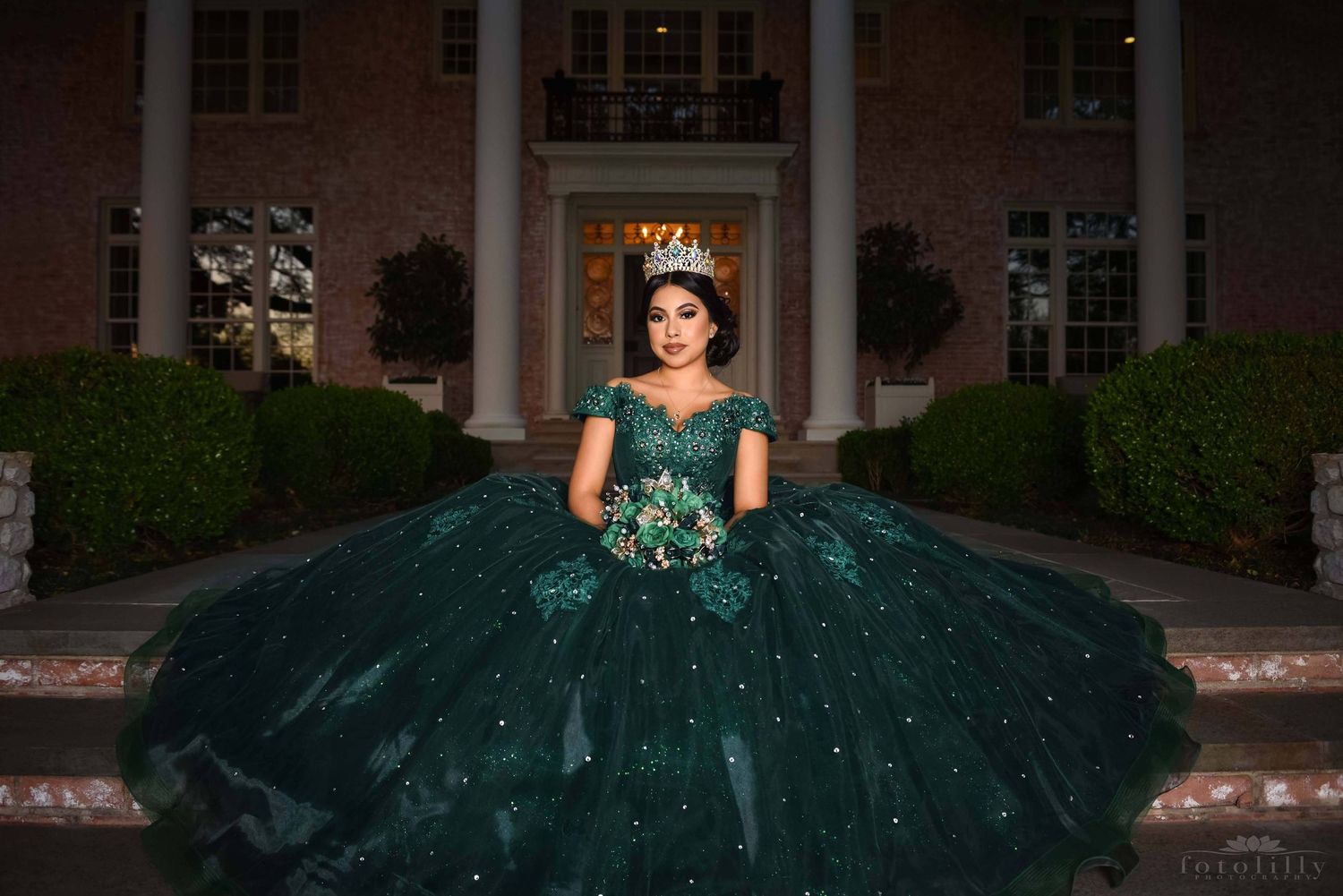 Retratos Save the Date de quinceañera en Dallas–Fort Worth creados sin ganchos ni condiciones ocultas