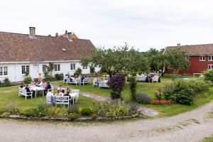Oversiktsbilde av Søgne Gamle Prestegård.