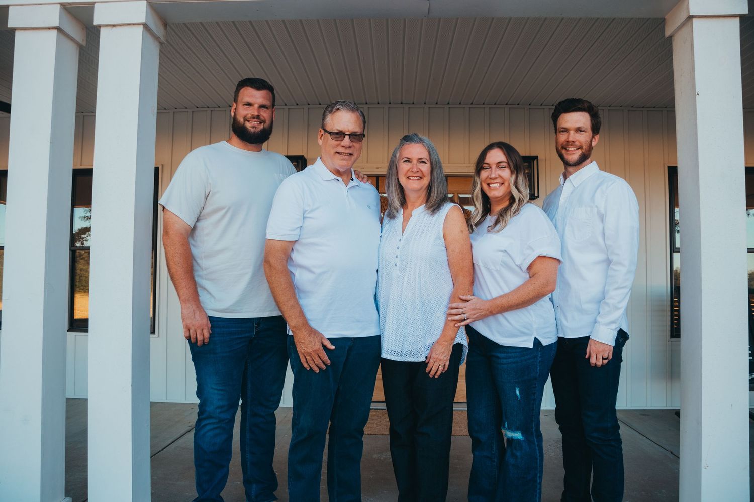 Paducah KY family photographer capturing candid family moments outdoors
