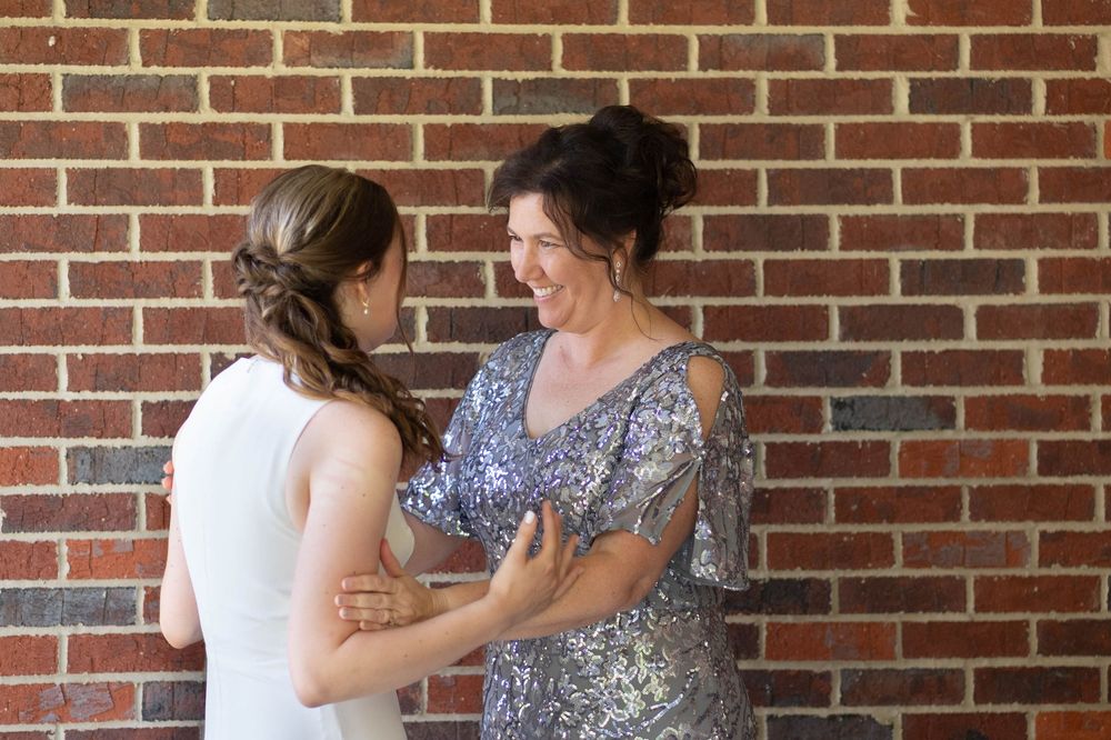 wedding photographer, St. Charles, Illinois, Edwardsville, St. Louis, Catholic Church, Sacrament, Mom's reaction