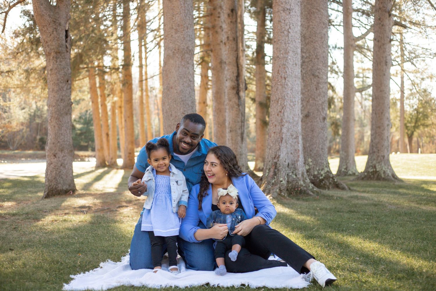 Family Photo in the Park Southern, NH Nashua, NH Hudson, NH Lifestyle Candid Family Photographs