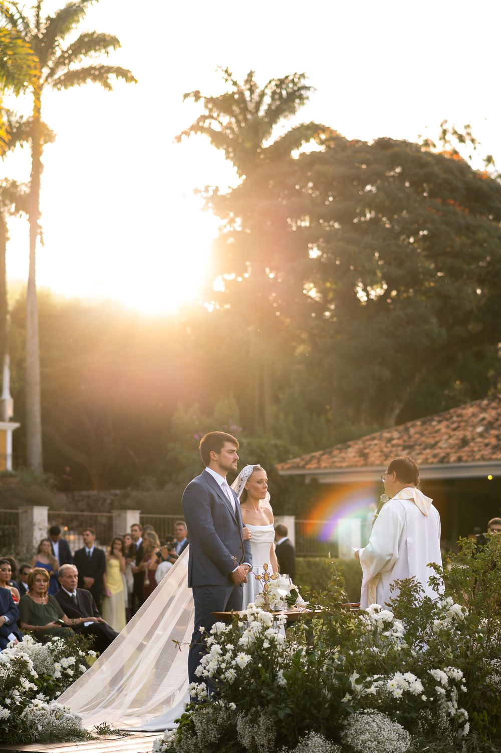 Cerimônia emocionante em casamento ao ar livre na Fazenda Santa Maria