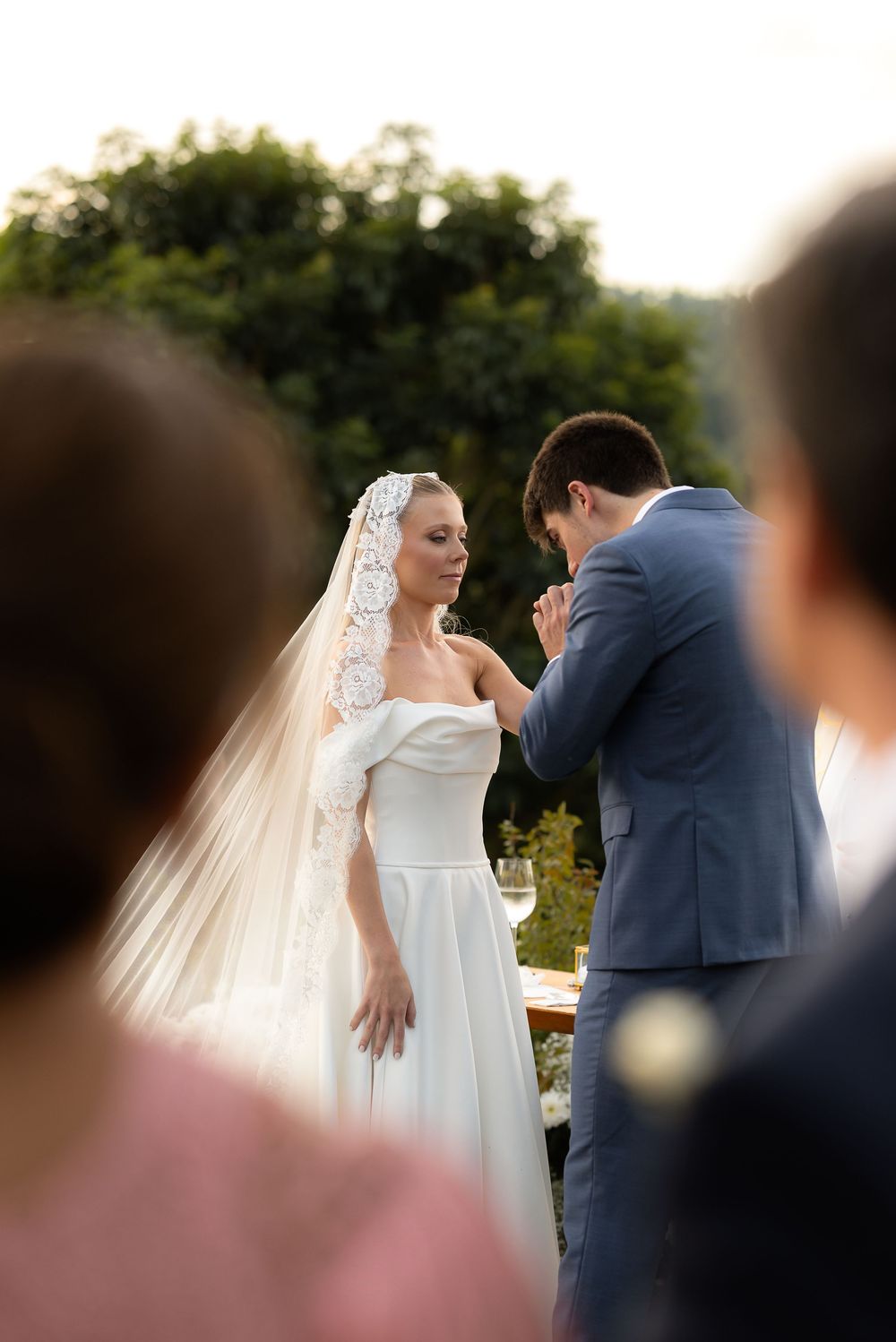 Cerimônia emocionante em casamento ao ar livre na Fazenda Santa Maria