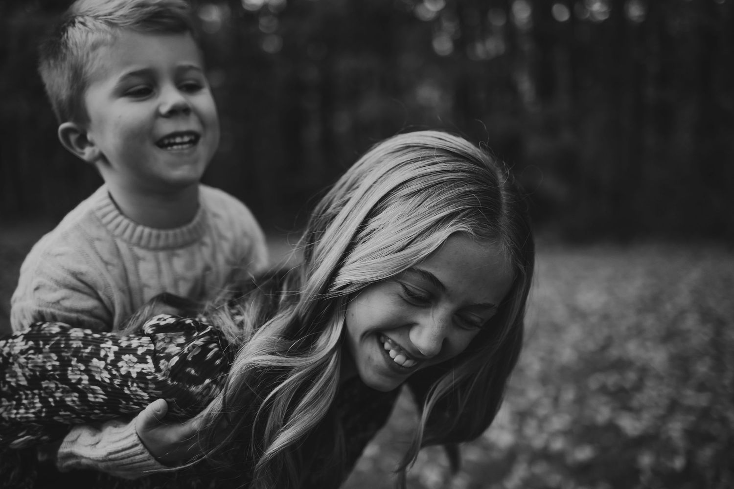 Family photography at golden hour in Zionsville, Indiana
