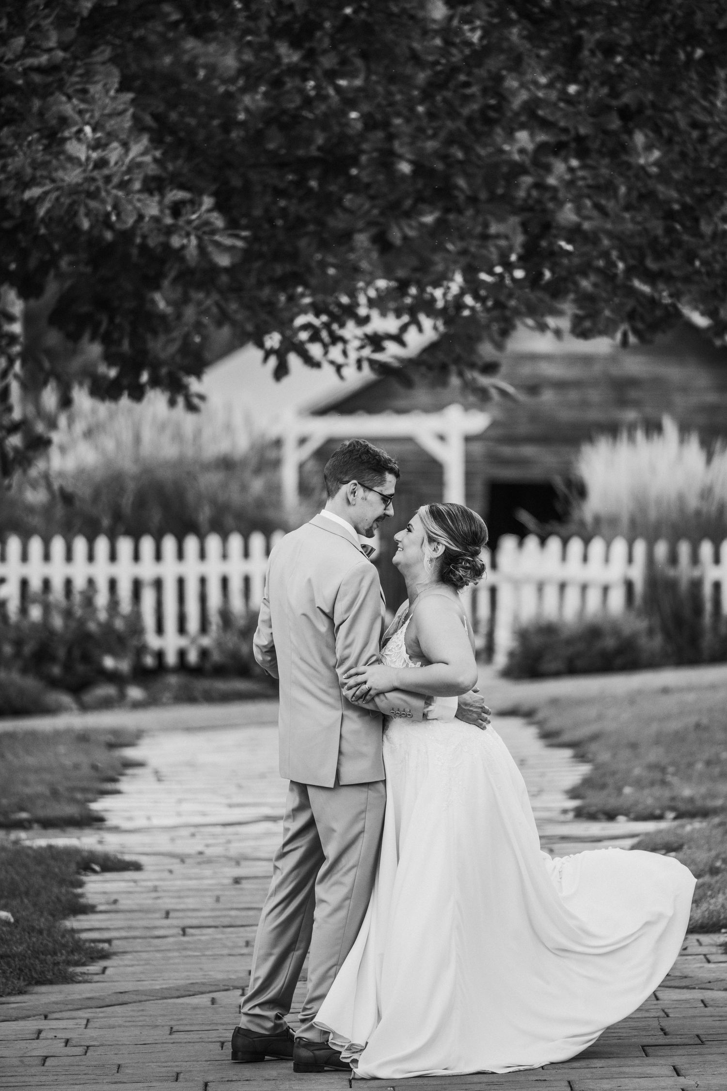 Couple dancing rustic venue, fall wedding, Minnesota wedding,