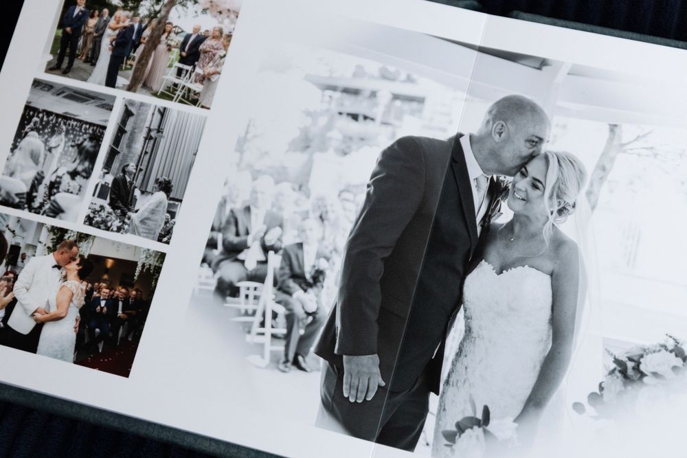 sample wedding album with photos