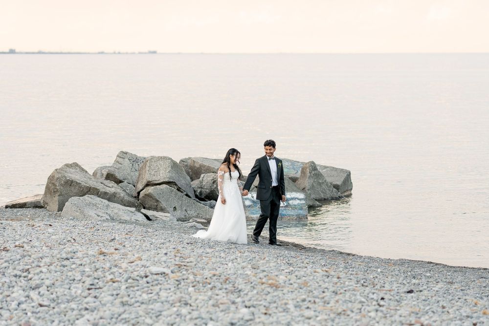 hamilton wedding photographer, couple walking on the beach