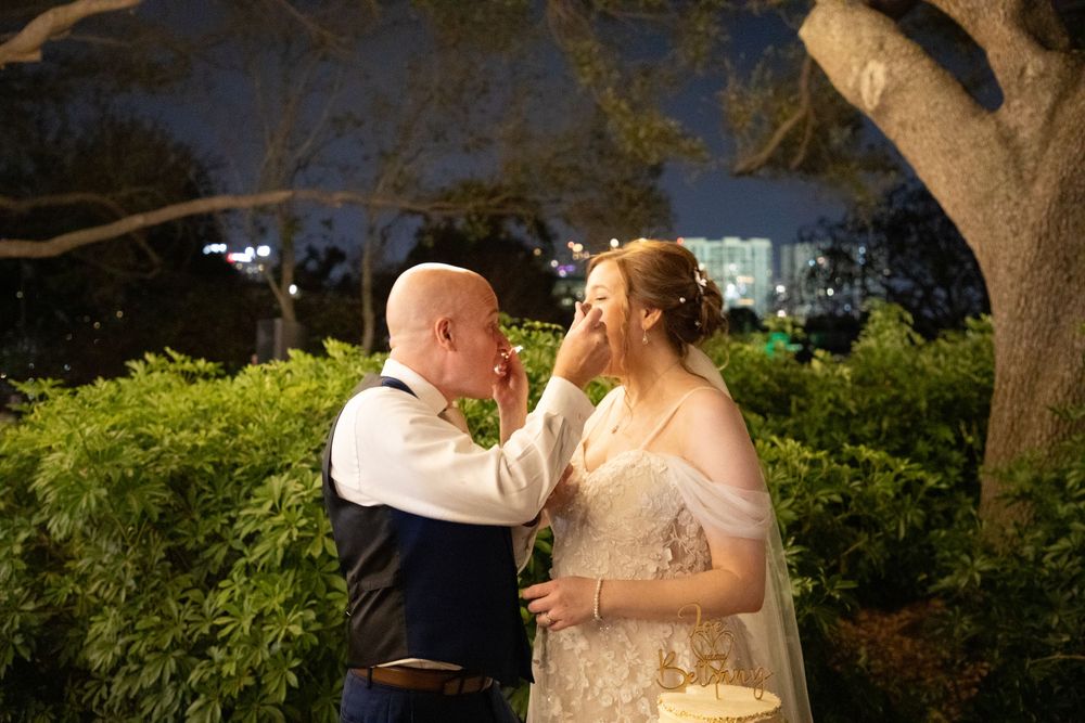 Editorial style weddings at Davis Islands, Tampa, Florida. Destination wedding in Tampa, Clearwater, St Pete, Sarasota, Naples, Florida