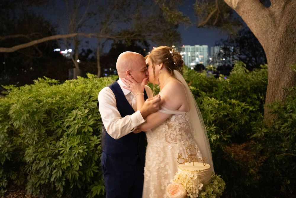Editorial style weddings at Davis Islands, Tampa, Florida. Destination wedding in Tampa, Clearwater, St Pete, Sarasota, Naples, Florida