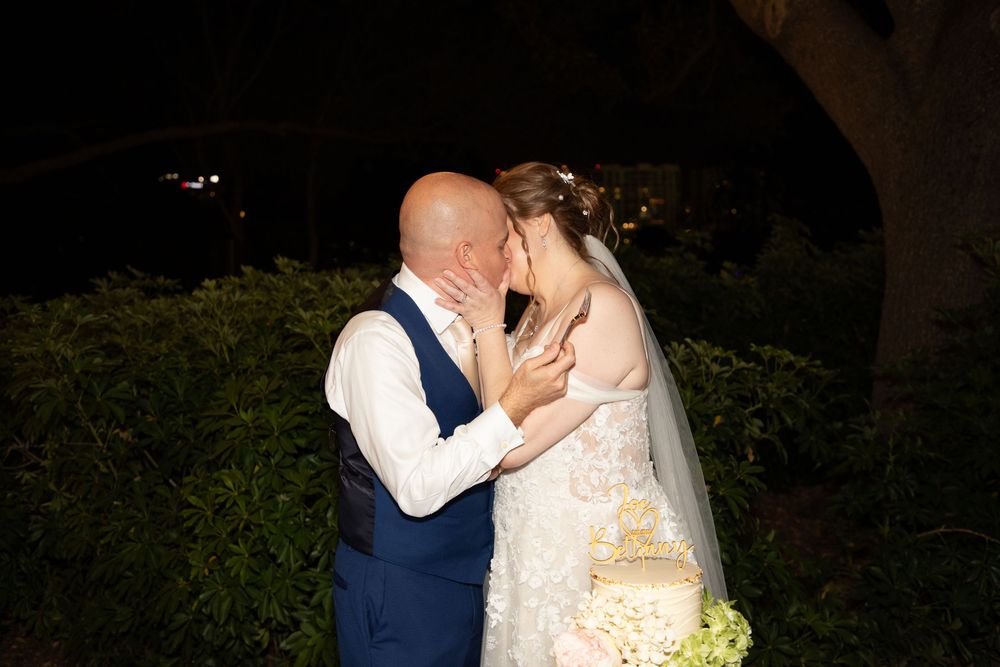 Editorial style weddings at Davis Islands, Tampa, Florida. Destination wedding in Tampa, Clearwater, St Pete, Sarasota, Naples, Florida