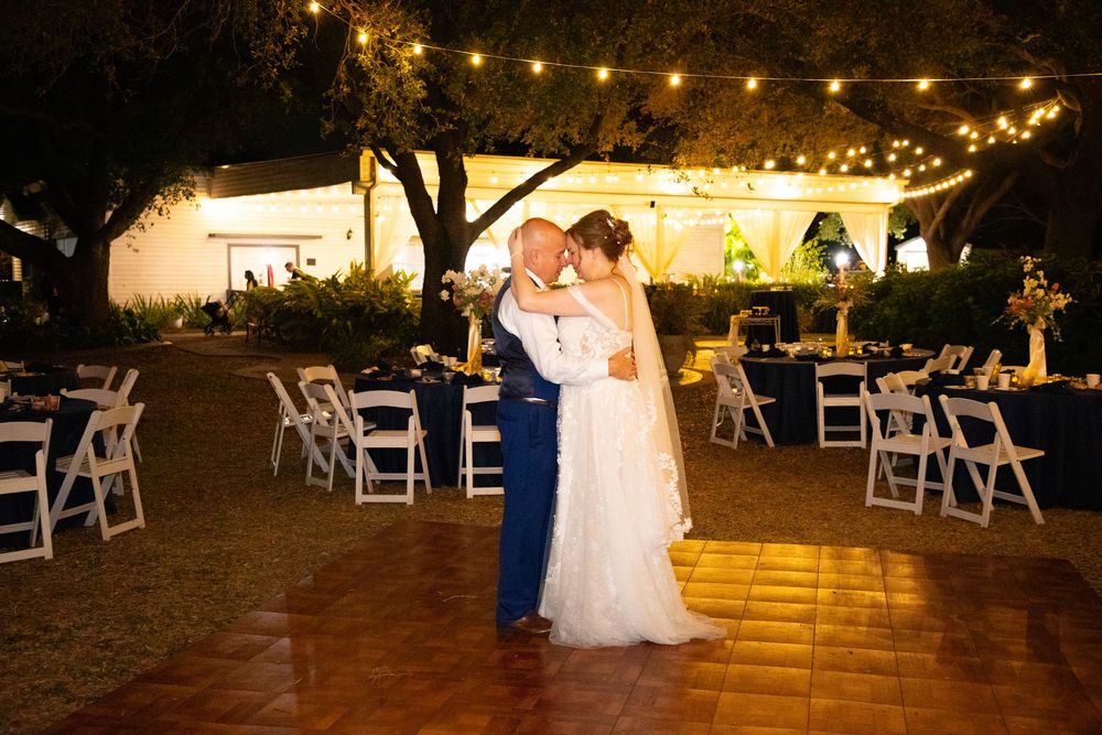 Editorial style weddings at Davis Islands, Tampa, Florida. Destination wedding in Tampa, Clearwater, St Pete, Sarasota, Naples, Florida