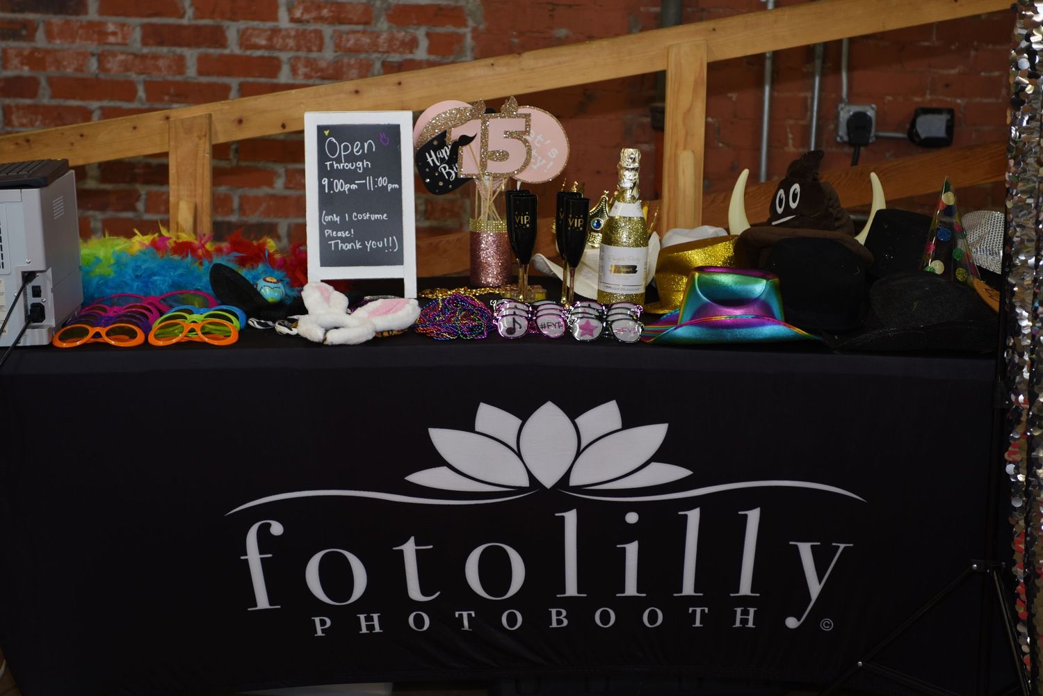 Premium mirror photo booth rental Dallas for Quinceañera celebrations with interactive touchscreen and instant photo booth printing service