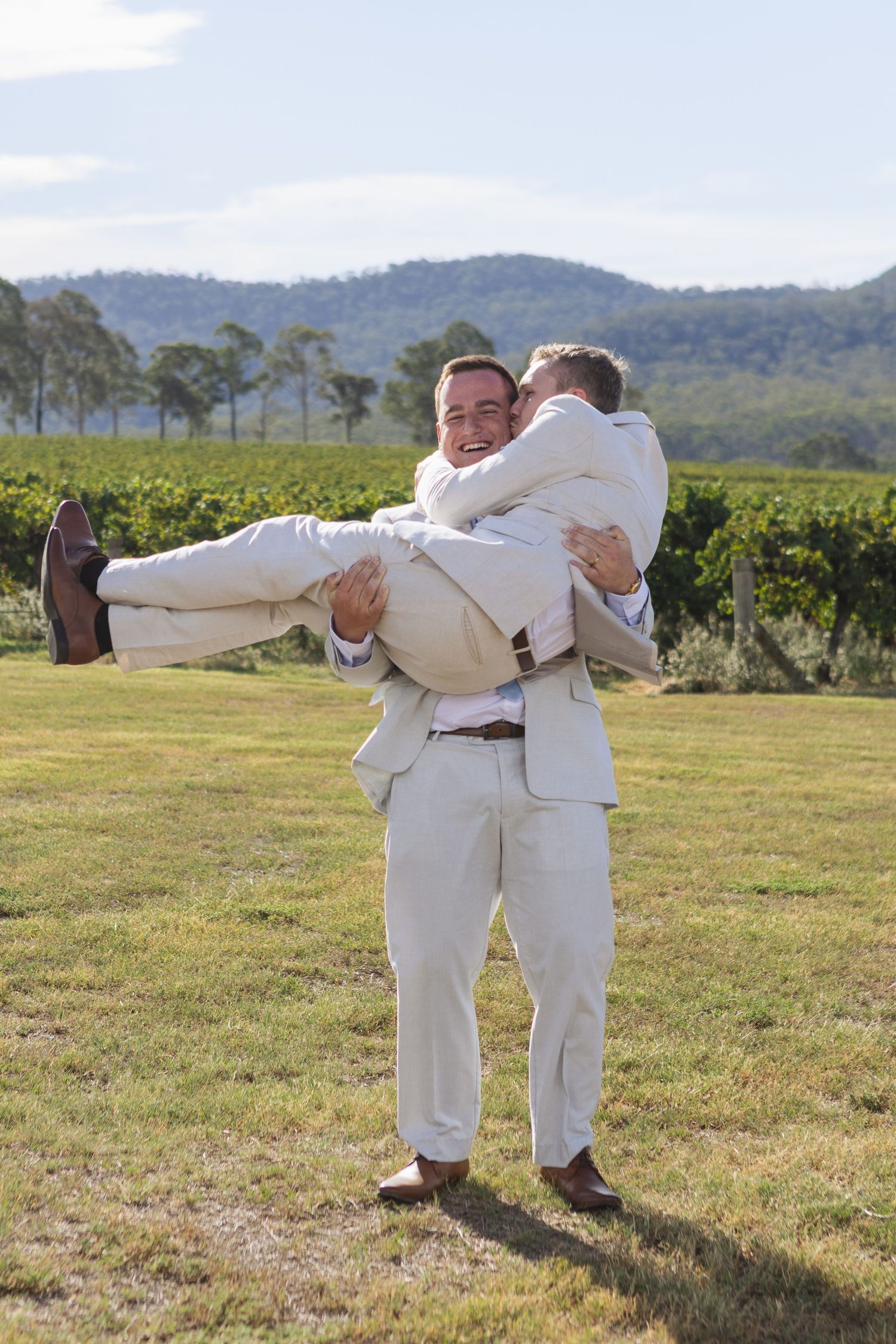 groomsmen picked up by groom at Two Rivers Winery Wedding