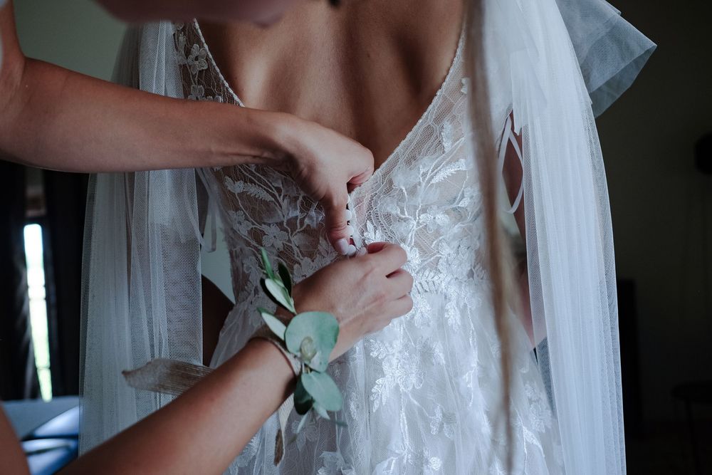 Photographe et vidéaste de mariage documentaire numérique et argentique, sud de la France, entre Gard, Hérault, Drôme, Vaucluse et Aveyron.