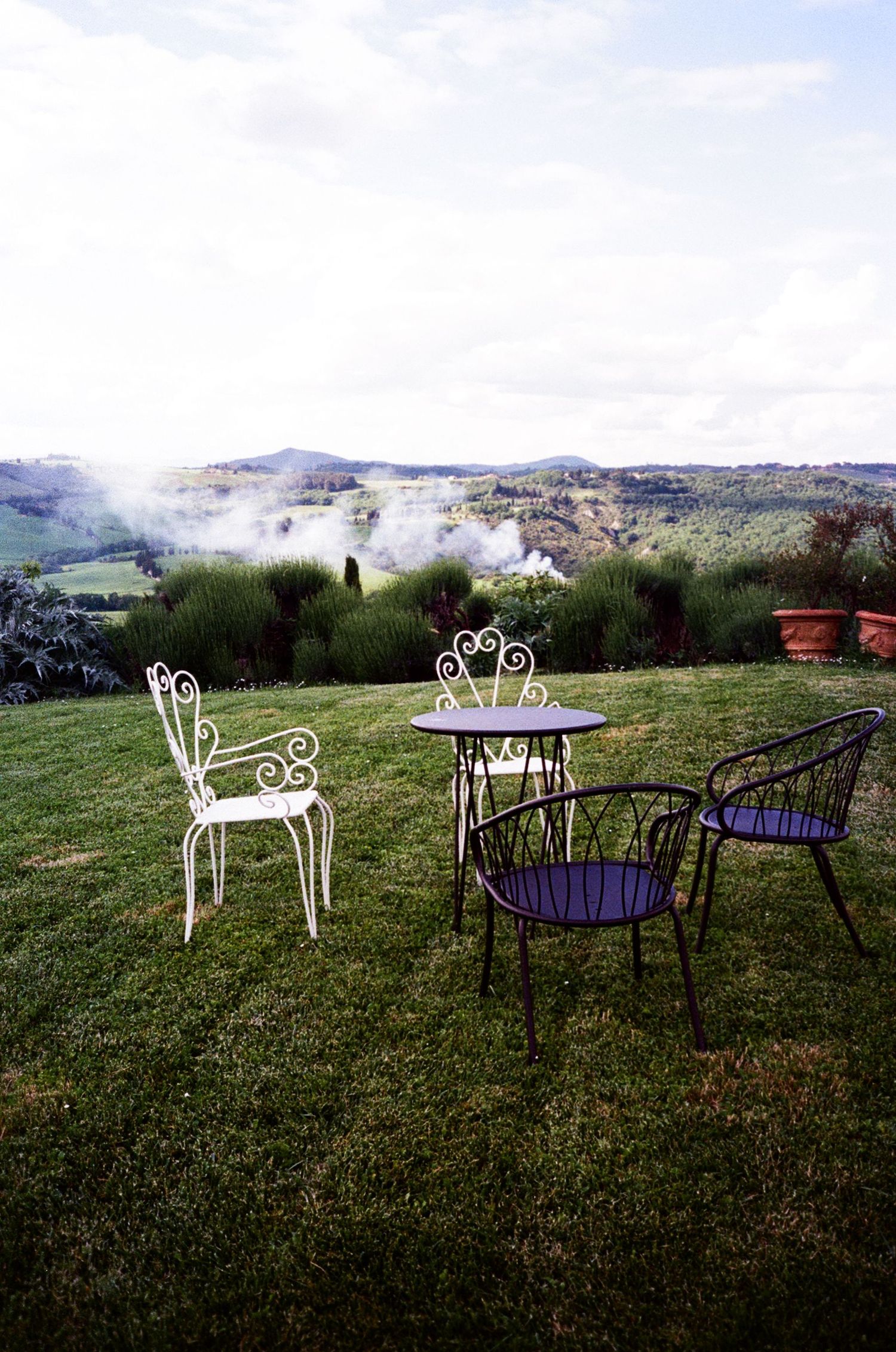FILM Wedding photographer Italy. 
Luxury destination wedding photography in Tuscany Amalfi Coast, Lake Como. 
Emotional wedding photos