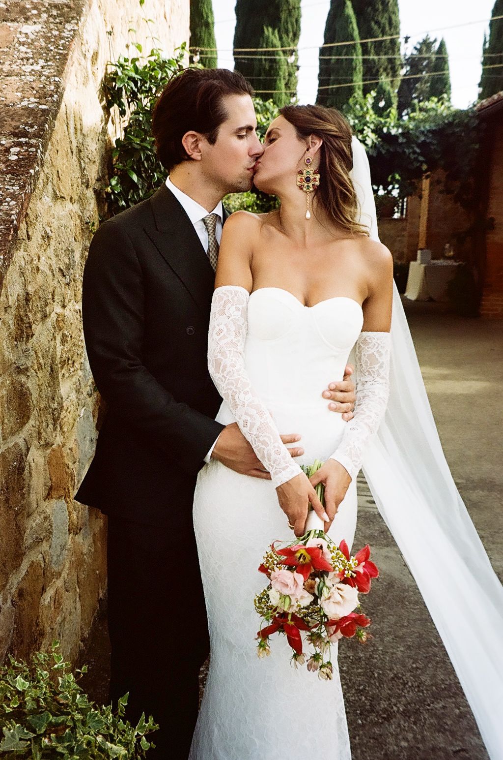 Wedding photographer Italy. 
Luxury destination wedding photography in Tuscany Amalfi Coast, Lake Como. 
Emotional wedding photos