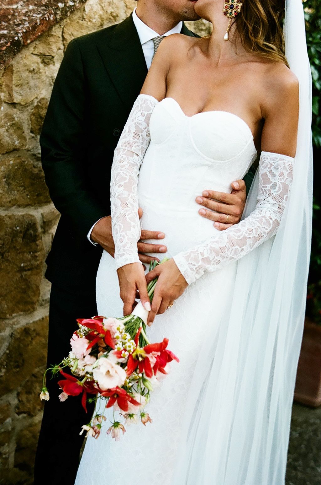 Wedding photographer Italy. 
Luxury destination wedding photography in Tuscany Amalfi Coast, Lake Como. 
Emotional wedding photos