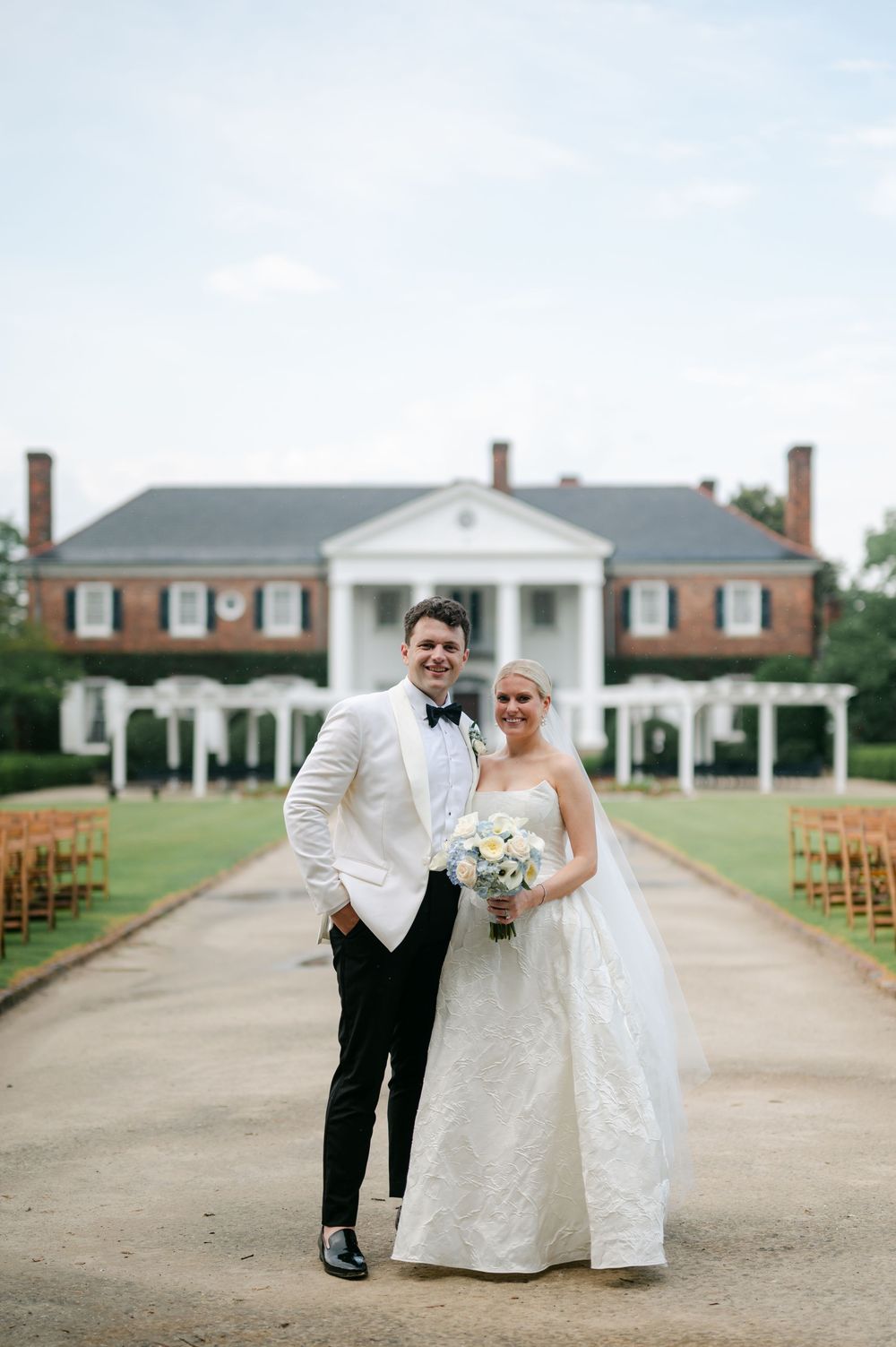 Boone Hall wedding photography captured by candid, timeless Charleston wedding photographer, Allison Hanson Photography