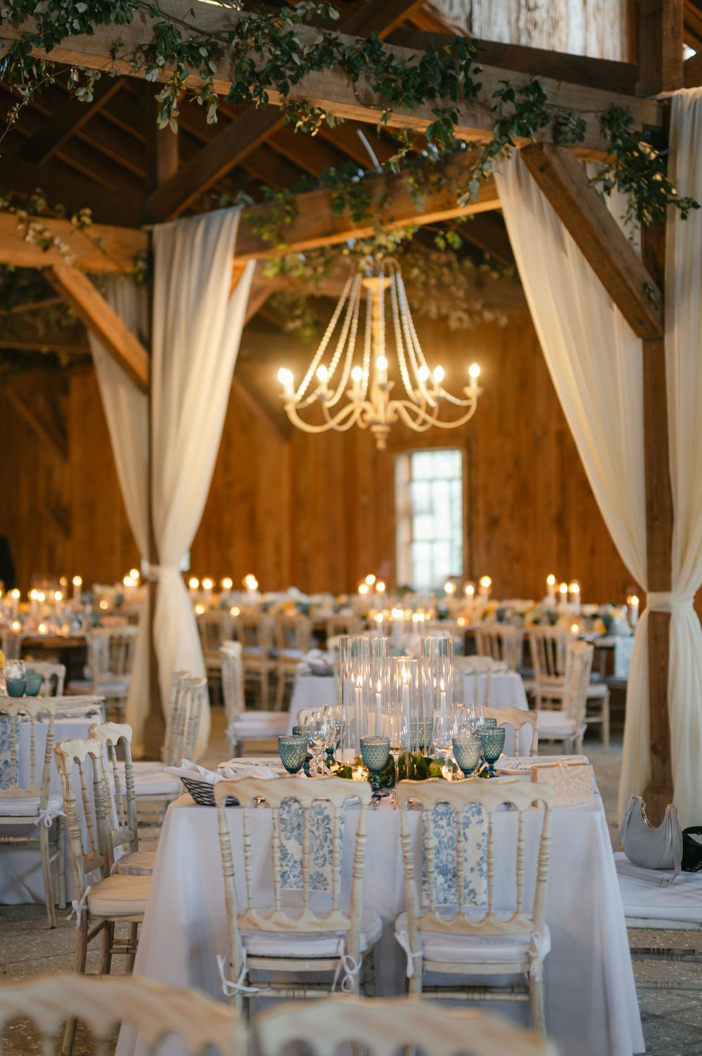 Boone Hall wedding photography captured by candid, timeless Charleston wedding photographer, Allison Hanson Photography