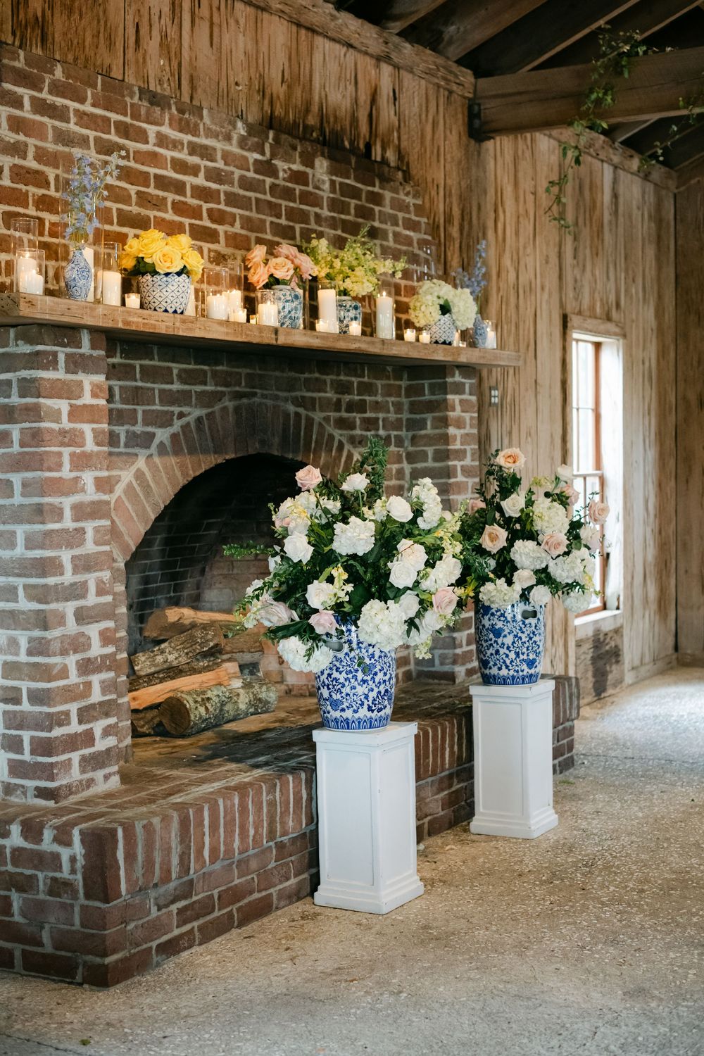 Boone Hall indoor wedding Venue in Charleston, SC perfect an indoor Charleston wedding. Charleston wedding photographers.