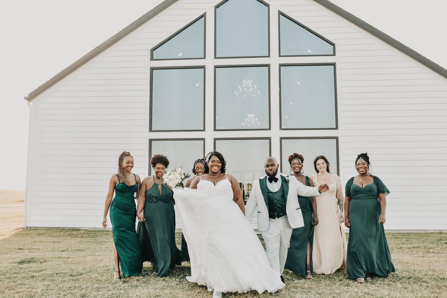 bridal crew photos at the gardenia