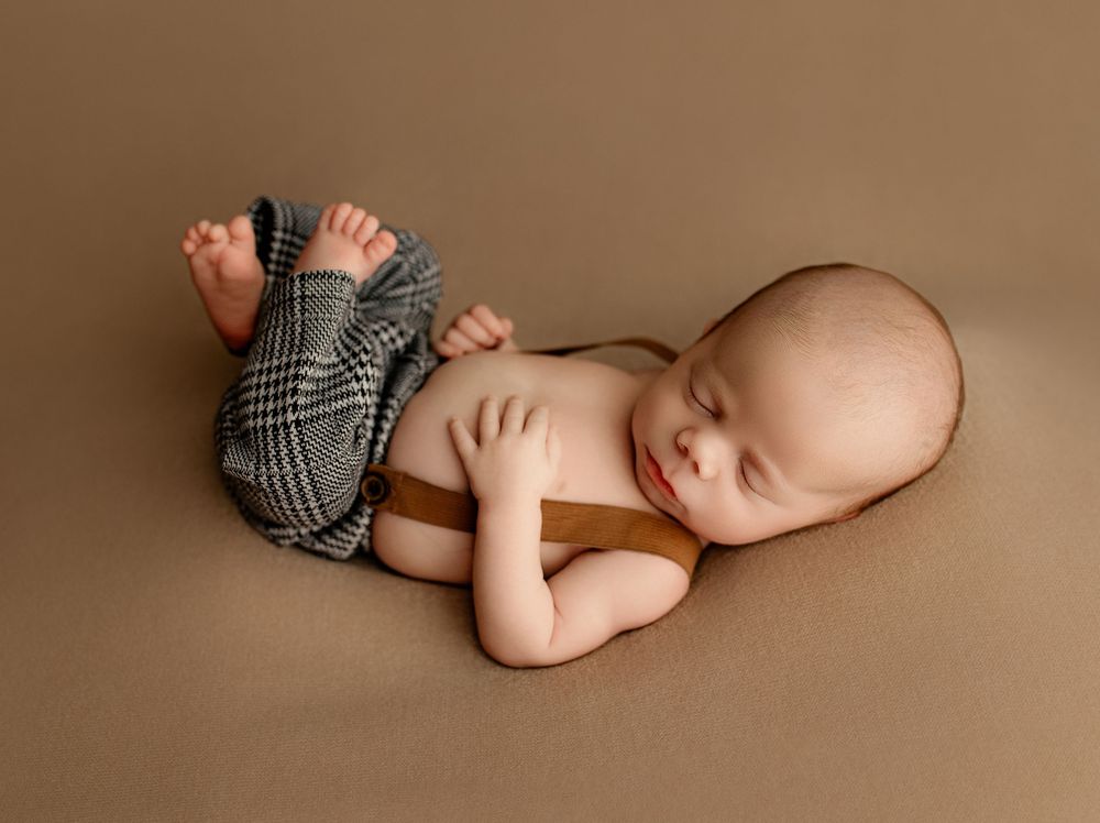 Bailey’s Photography | Wheelersburg Ohio Newborn Photos | Baby Boy with Name Blanket & Rattle | Portsmouth Fine Art Studio