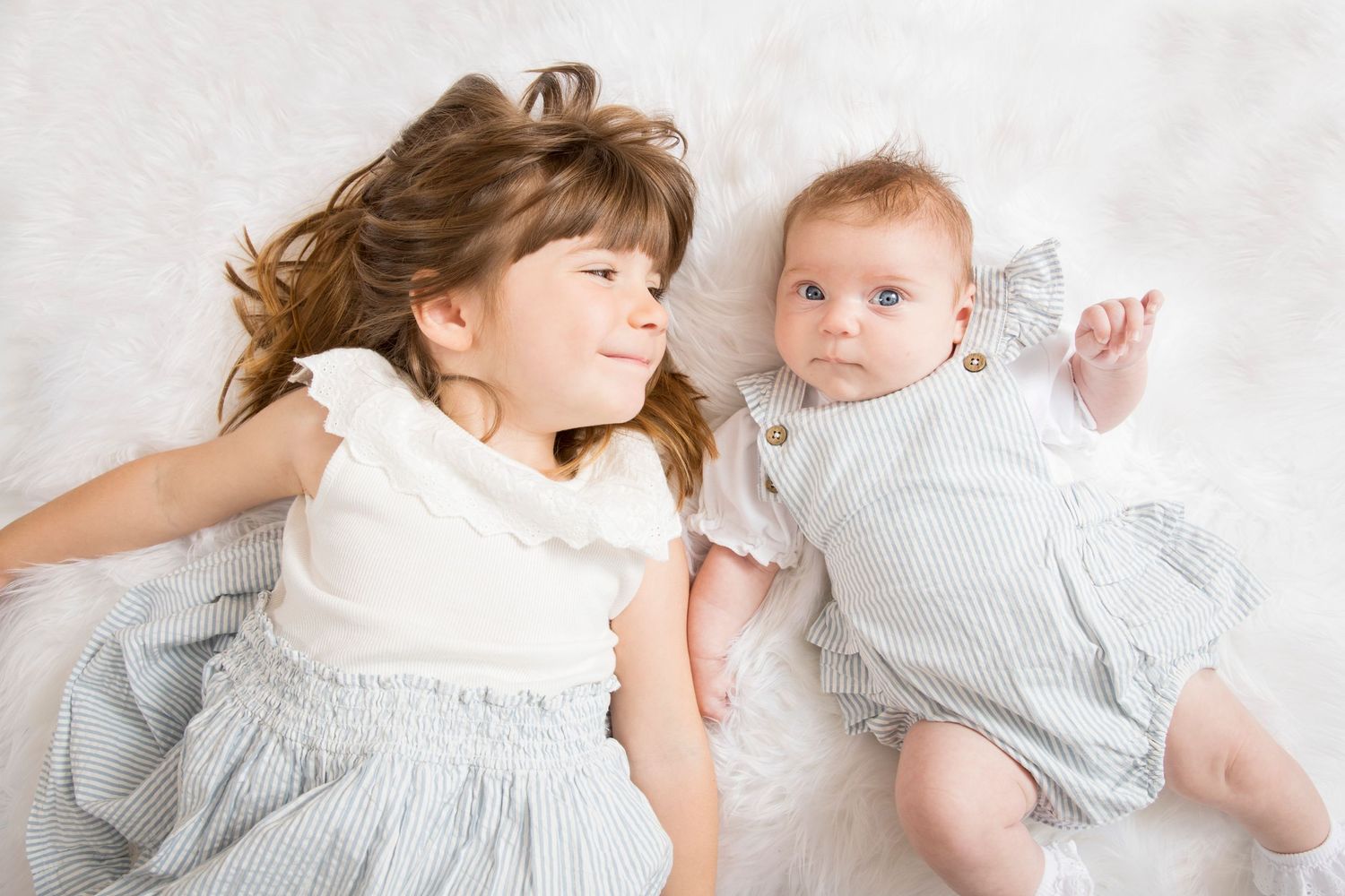 Big sister and little sister.